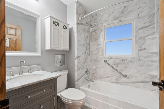 5315 E Ave NW, Cedar Rapids, IA 52405 - full bath with tub / shower combination and vanity