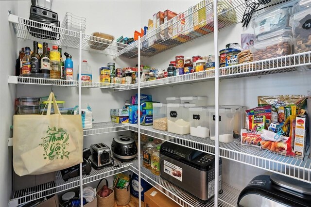 701 Sherwood Dr, Iowa City, IA 52245 - view of pantry