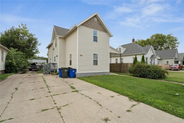702 9th St SW, Cedar Rapids, IA 52404 - photo 2