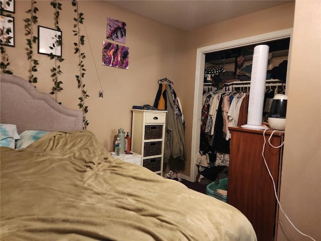 904 10th St, Belle Plaine, IA 52208 - bedroom featuring a closet