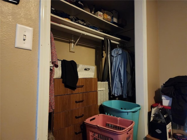 904 10th St, Belle Plaine, IA 52208 - view of closet