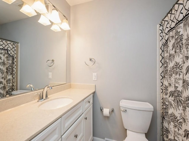4634 Twin Pine Dr NE, Cedar Rapids, IA 52402 - bathroom with vanity and curtained shower