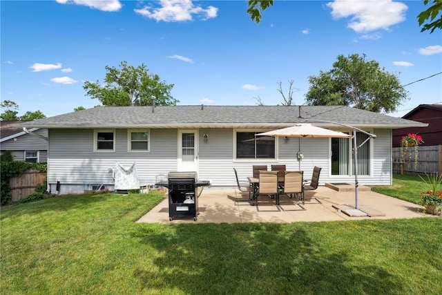 4633 White Pine Dr NE, Cedar Rapids, IA 52402 - rear view of property featuring a patio