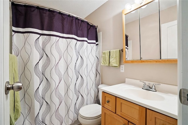 4633 White Pine Dr NE, Cedar Rapids, IA 52402 - bathroom with vanity and a shower with shower curtain