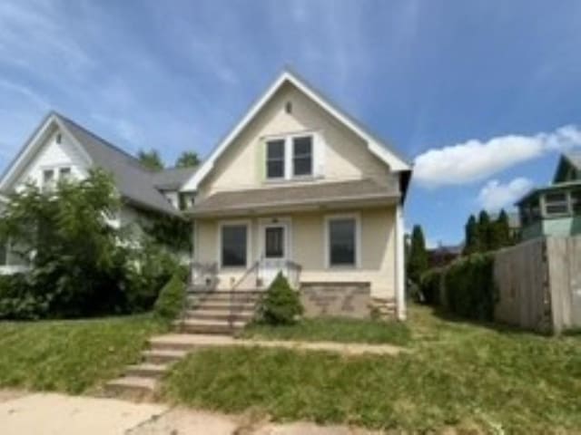 618 18th St SE, Cedar Rapids, IA 52403 - view of bungalow-style house