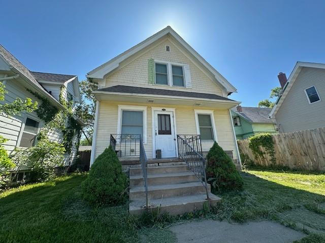 618 18th St SE, Cedar Rapids, IA 52403 - photo 1