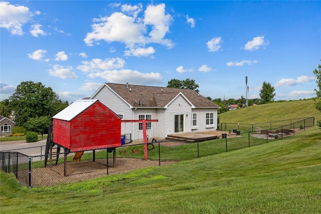 881 Shade Tree Ct, Lisbon, IA 52253 - rear view of house with a deck
