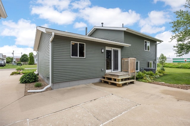 52 Thompson Dr, Palo, IA 52324 - back of house with a patio area