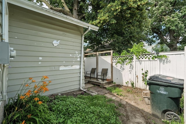 420 16th St NE, Cedar Rapids, IA 52402 - view of yard