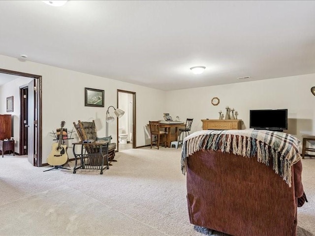 550 Meadow Oak Cir, Fairfax, IA 52228 - living area with light carpet