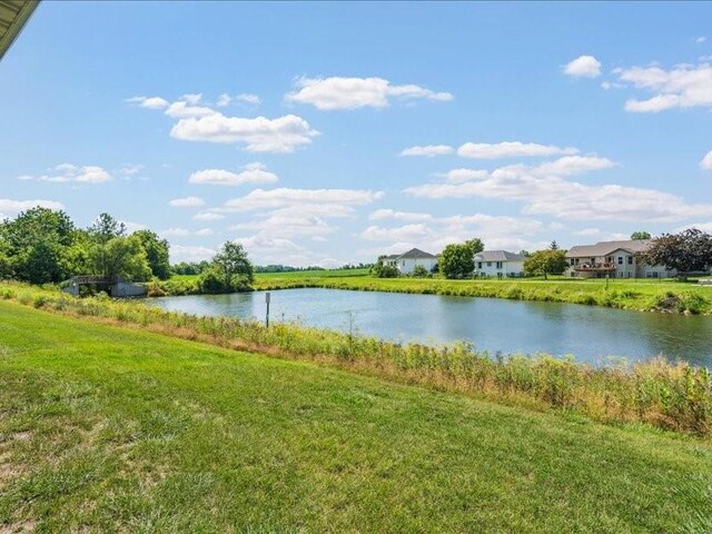 550 Meadow Oak Cir, Fairfax, IA 52228 - water view