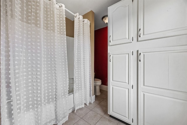 2144 Grande Ave SE, Cedar Rapids, IA 52403 - full bath featuring tile patterned flooring and shower / bath combination with curtain
