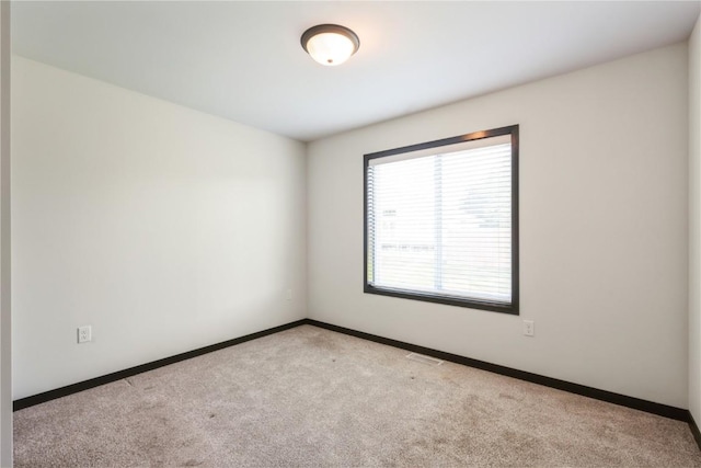 914 Deer Run Dr NE, Cedar Rapids, IA 52402 - spare room with carpet floors and baseboards