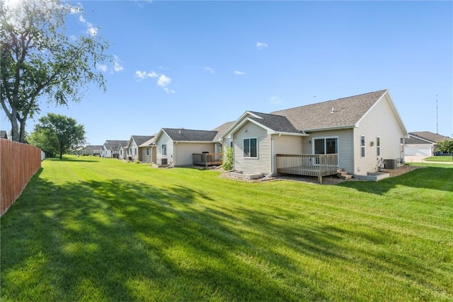 914 Deer Run Dr NE, Cedar Rapids, IA 52402 - rear view of house with a wooden deck