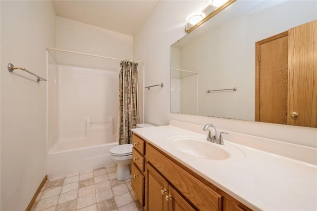 2500 Creekside Dr, Hiawatha, IA 52233 - bathroom with vanity and shower / bath combo