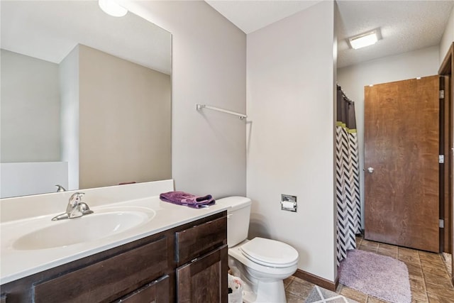 1019 Acacia Dr NE, Cedar Rapids, IA 52402 - bathroom featuring vanity and curtained shower