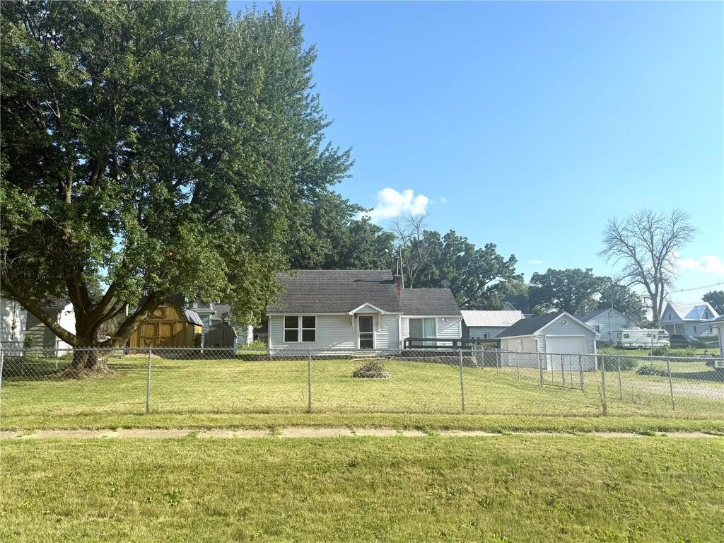 113 E Vinton St, Coggon, IA 52218 - view of ranch-style house
