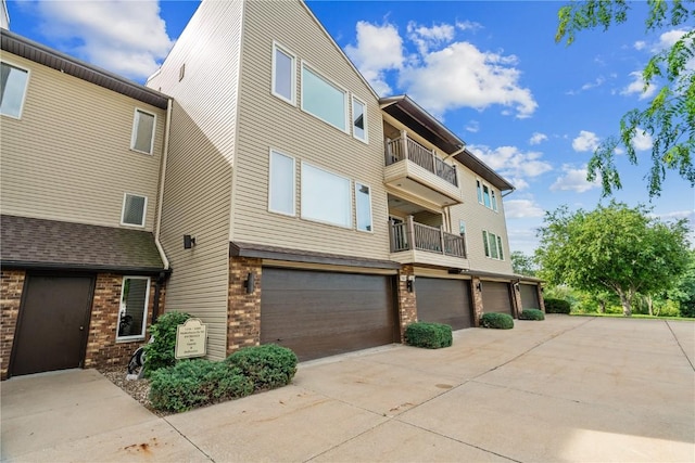 1580 Matterhorn Dr NE, Cedar Rapids, IA 52402 - view of property with driveway and a garage