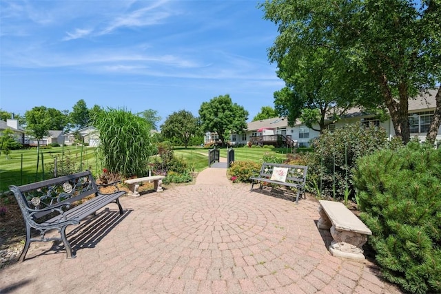 1641 Greens Way Ct, Cedar Rapids, IA 52402 - view of community with a patio and a residential view