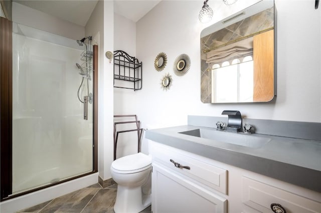 6514 Fox Run Dr SW, Cedar Rapids, IA 52404 - bathroom with a shower stall and vanity