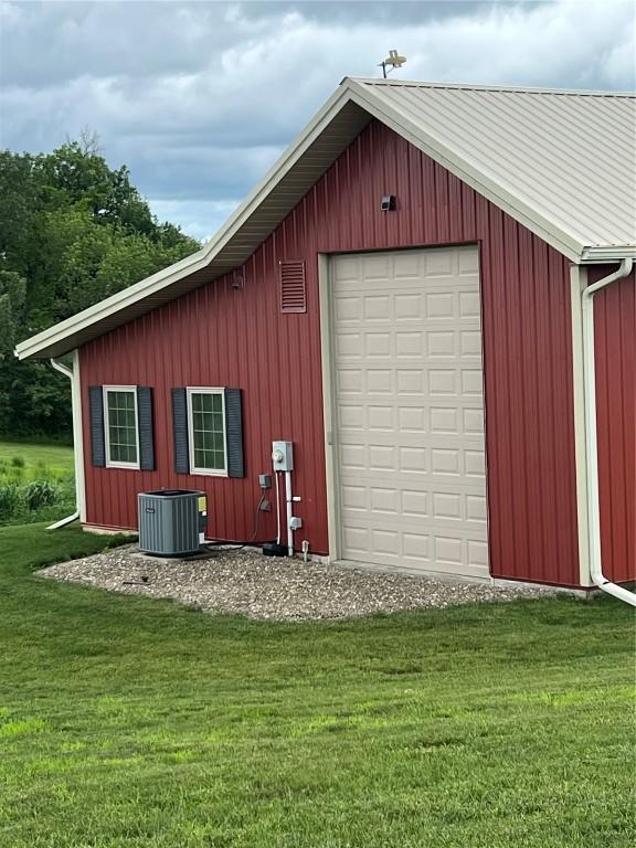 140 Falcon Dr, Montezuma, IA 50171 - view of detached garage