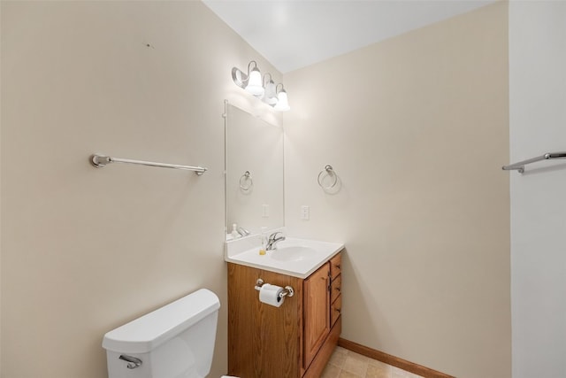 819 Winterberry Pl NE, Cedar Rapids, IA 52402 - half bathroom featuring vanity and toilet