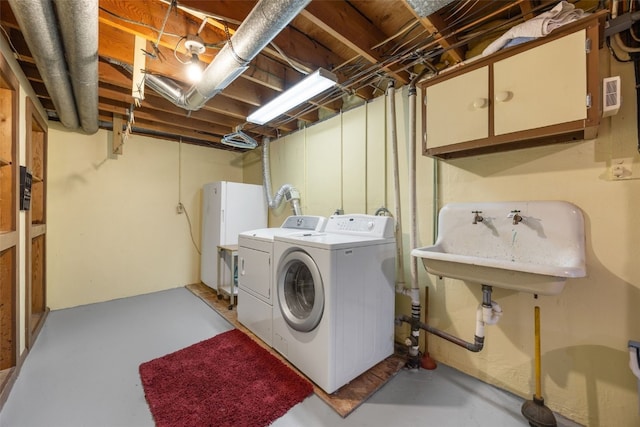 330 E S St, Lisbon, IA 52253 - laundry room with washing machine and dryer