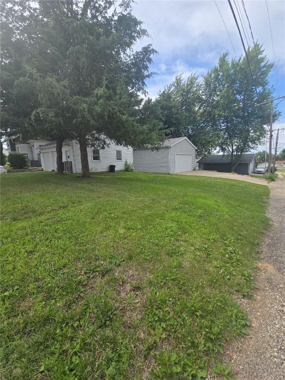 2225 J St SW, Cedar Rapids, IA 52404 - photo 9