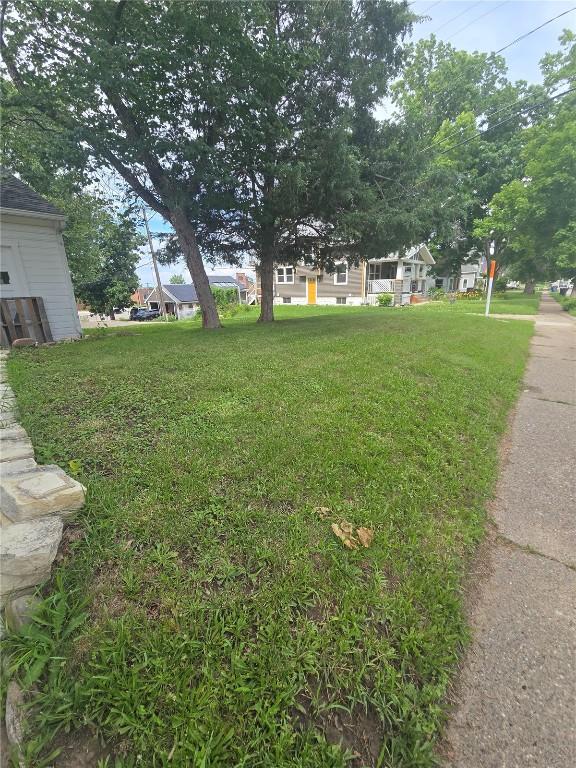 2225 J St SW, Cedar Rapids, IA 52404 - photo 11
