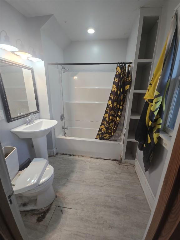 2225 J St SW, Cedar Rapids, IA 52404 - photo 26