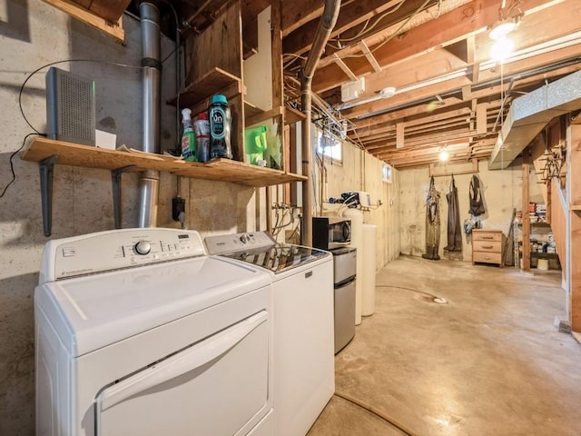 820 Hillview Dr, Marion, IA 52302 - laundry area featuring separate washer and dryer