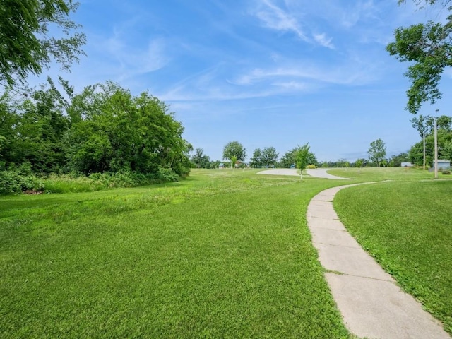 820 Hillview Dr, Marion, IA 52302 - view of property's community featuring a yard