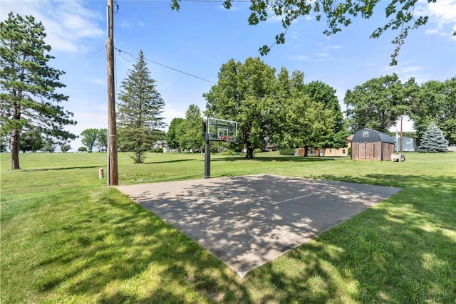 101 Golf Cir, Winfield, IA 52659 - view of sport court with a barn and a yard