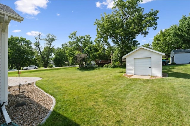 4118 Paradise Ct NW, Cedar Rapids, IA 52405 - view of green lawn featuring a shed