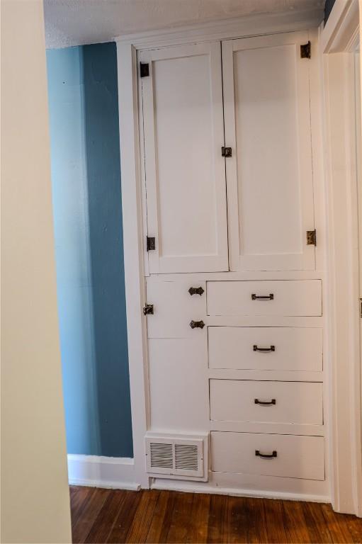 701 Hall Ave, Lowden, IA 52255 - view of closet