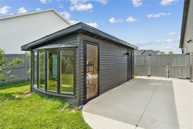 4395 Rec Dr, Marion, IA 52302 - view of outbuilding with a gate