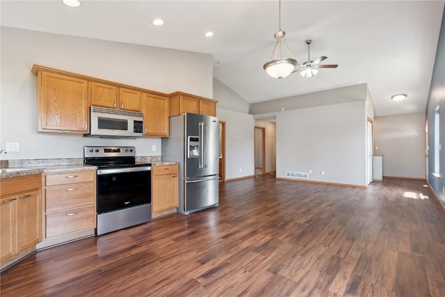 247 Kelso Ln, Fairfax, IA 5228 - kitchen featuring stainless steel appliances, light countertops, open floor plan, dark wood-style flooring, and a ceiling fan