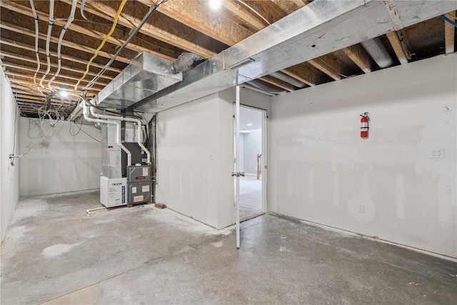 405 Linn Dr, Palo, IA 52324 - unfinished basement with heating unit