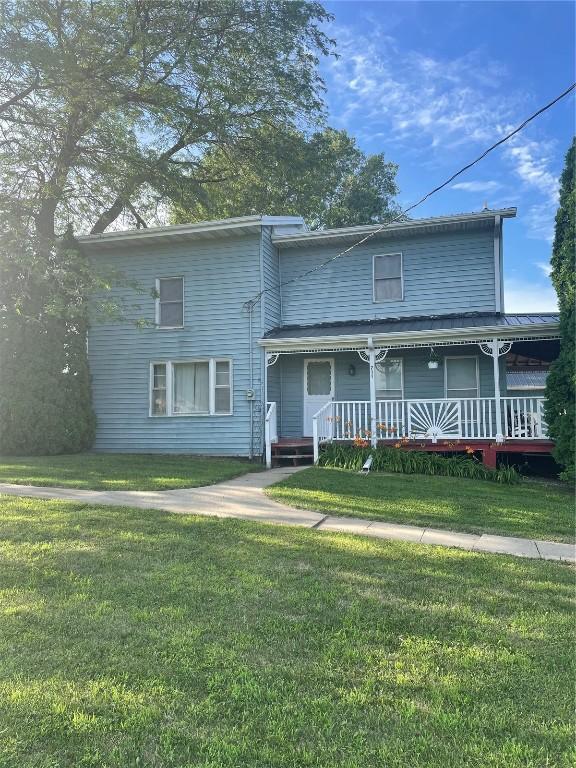 711 E Des Moines St, Brooklyn, IA 52211 - photo 1