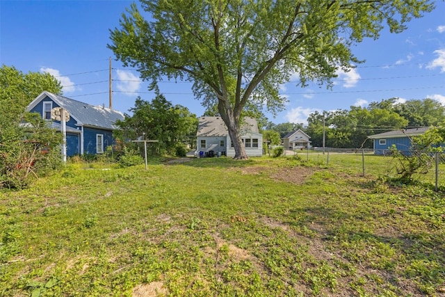 2225 SE Mount Vernon Rd, Cedar Rapids, IA 52403 - view of yard
