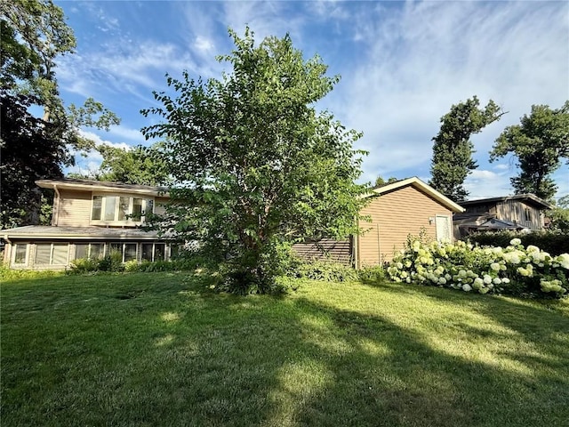 4449 Northwood Dr NE, Cedar Rapids, IA 52402 - view of grassy yard
