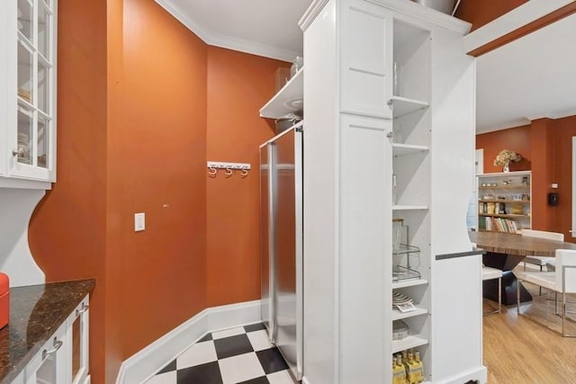 404 Brown St, Iowa City, IA 52245 - spacious closet featuring light floors
