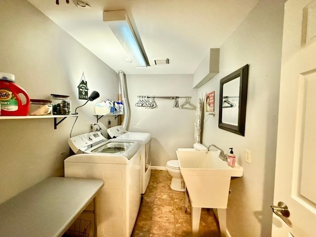 104 Oberlin St, Iowa City, IA 52245 - washroom with washing machine and dryer