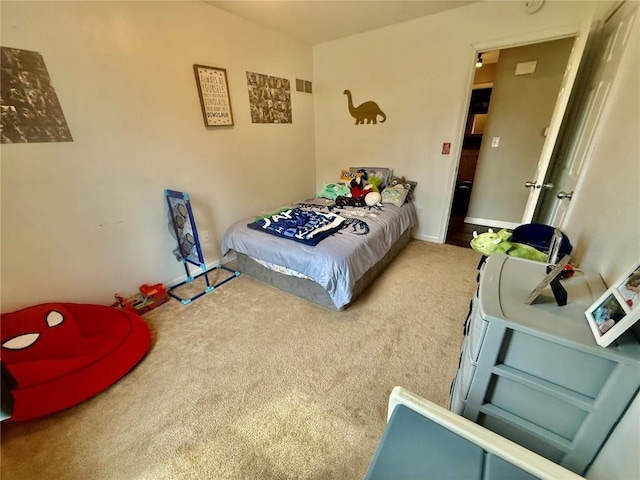 507 Maplewood Dr, Center Point, IA 52213 - bedroom featuring carpet