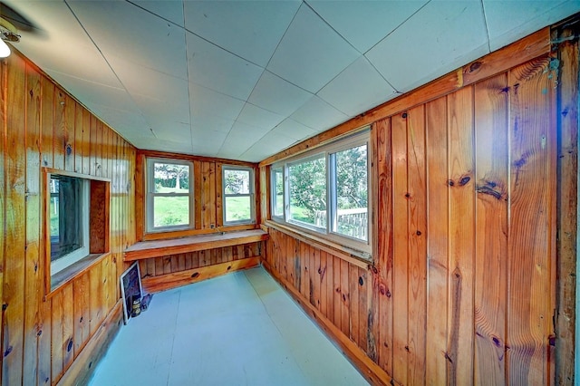 1640 11th St NW, Cedar Rapids, IA 52405 - unfurnished sunroom featuring lofted ceiling