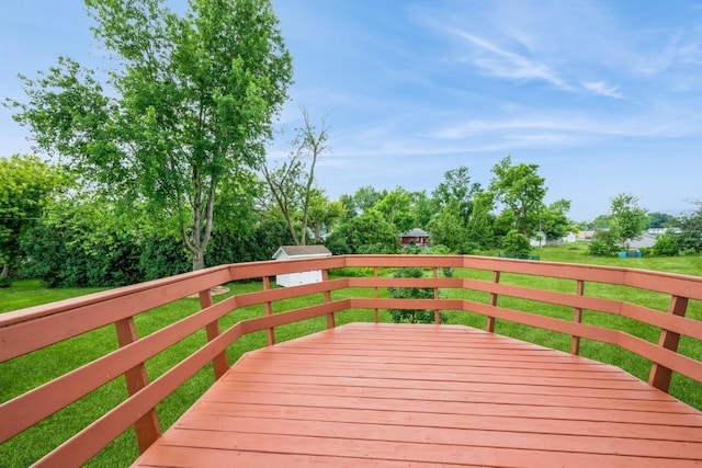 1595 17th Ave, Marion, IA 52302 - deck with a lawn