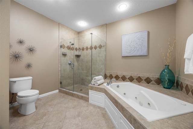 422 Rock Ridge Rd NW, Cedar Rapids, IA 52405 - full bathroom featuring a tub with jets, a stall shower, tile patterned flooring, and recessed lighting
