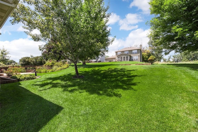 422 Rock Ridge Rd NW, Cedar Rapids, IA 52405 - view of green lawn