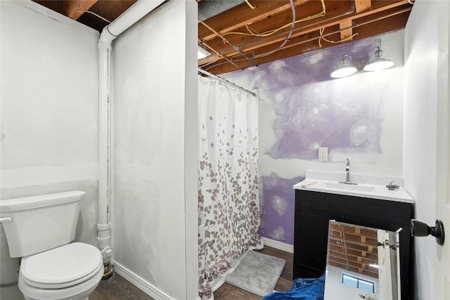 2113 Ridgewood Ave, Muscatine, IA 52761 - bathroom featuring curtained shower and vanity