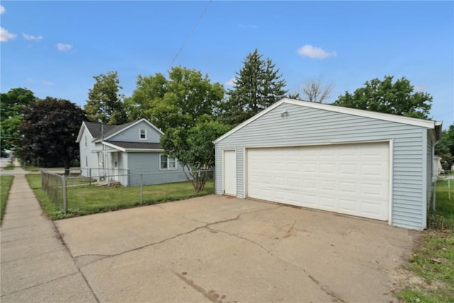 100 W Short St, Solon, IA 52333 - view of detached garage